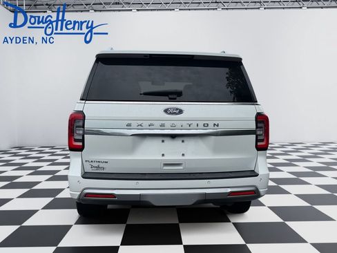 Used 2023 Ford Expedition Platinum AWD/4WD image 4