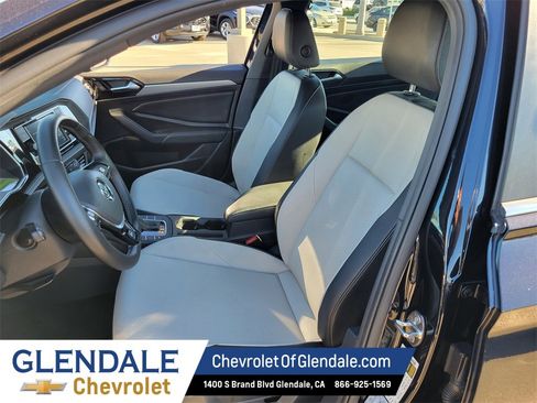 Used 2020 Volkswagen Jetta R-Line image 17