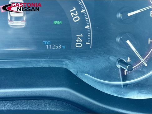 Used 2025 Toyota RAV4 XLE FWD image 15