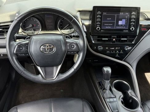 Used 2022 Toyota Camry SE FWD image 12