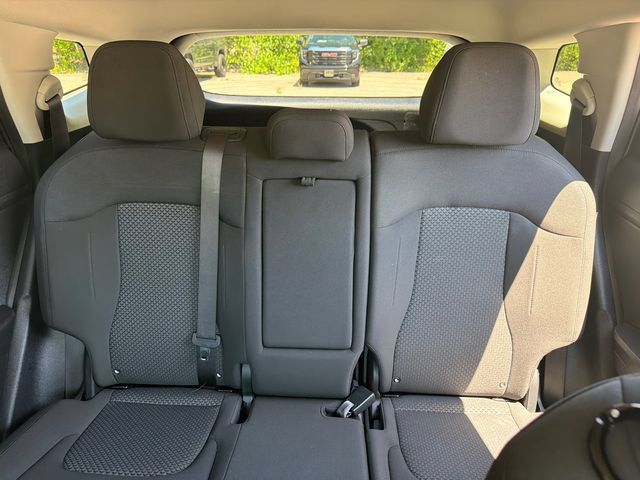 Used 2025 Kia Sportage LX AWD/4WD image 32