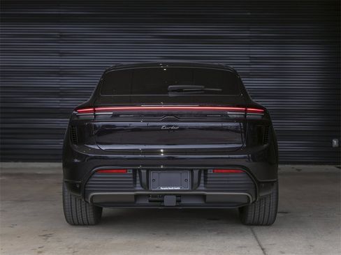 New 2025 Porsche Macan Turbo Electric image 6
