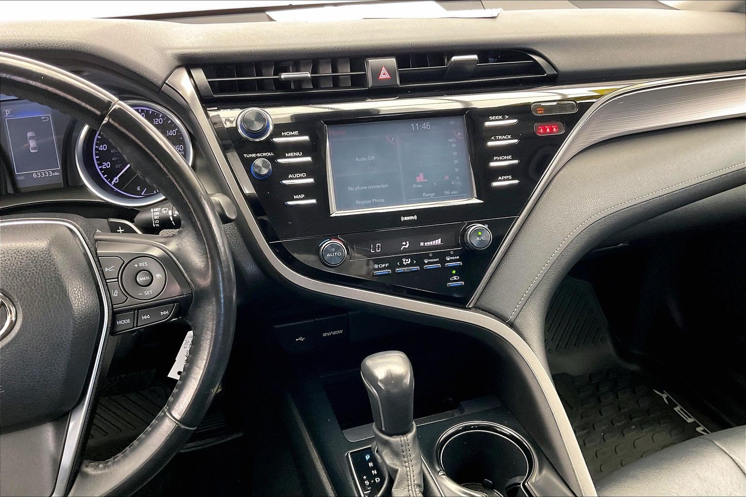 Used 2020 Toyota Camry SE FWD image 5