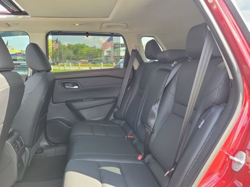 Used 2023 Nissan Rogue SV w/ SV Premium B Package FWD image 12