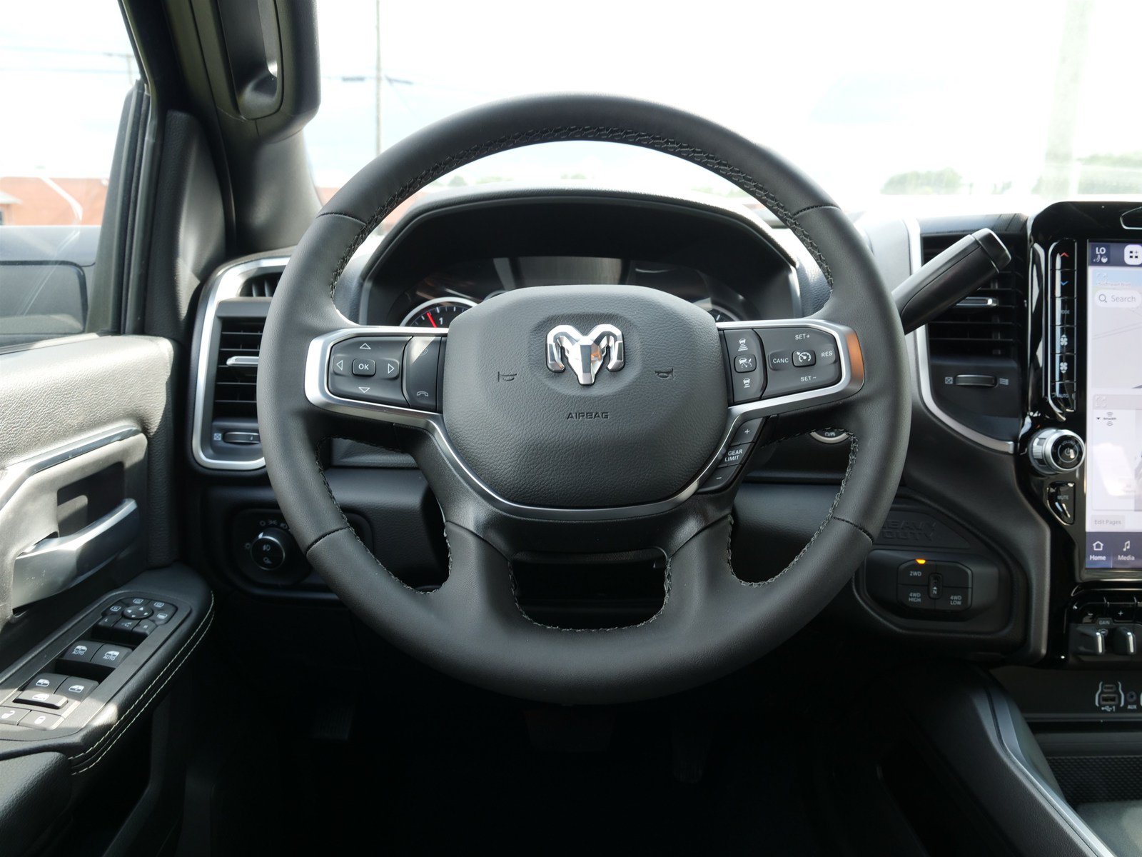 Used 2025 RAM 2500 Big Horn AWD/4WD image 18
