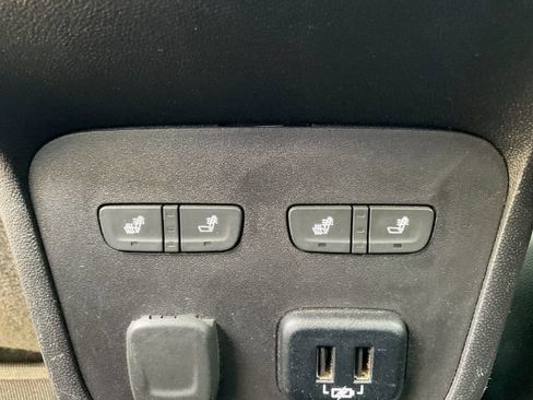 Used 2018 Chevrolet Equinox Premier AWD/4WD image 16