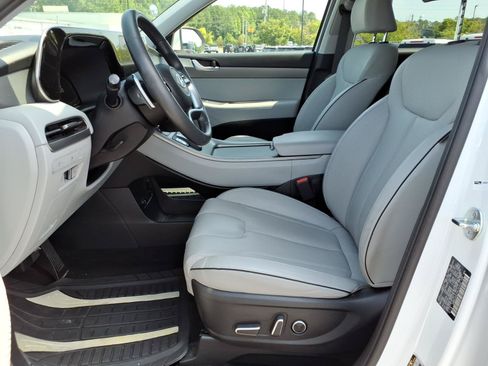 Used 2024 Hyundai Palisade SEL FWD image 3
