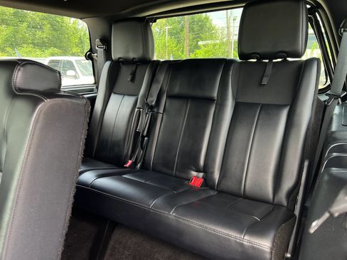 Used 2015 Ford Expedition XLT w/ Equipment Group 201A RWD image 12