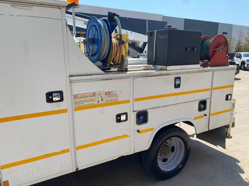 Used 2011 Ford F550 2WD Regular Cab Super Duty w/ Payload Upgrade Pkg image 25