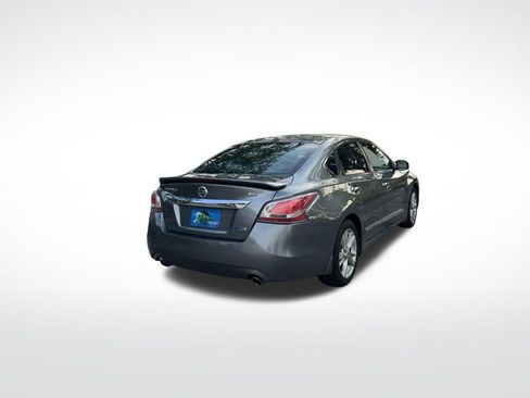 Used 2014 Nissan Altima 2.5 SL w/ Technology Package FWD image 5