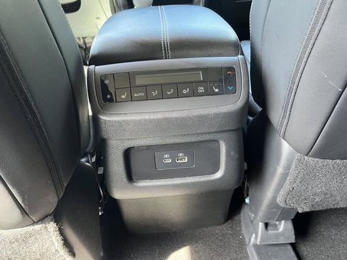 Certified 2024 Nissan Pathfinder SL w/ SL Premium Package AWD/4WD image 17
