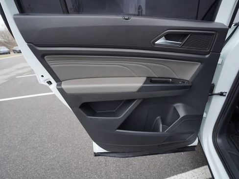 Used 2021 Volkswagen Atlas SE image 15