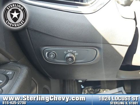 Used 2023 Chevrolet Equinox LT w/ Driver Convenience Package image 19