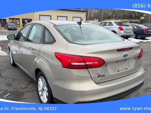 Used 2016 Ford Focus SE image 8