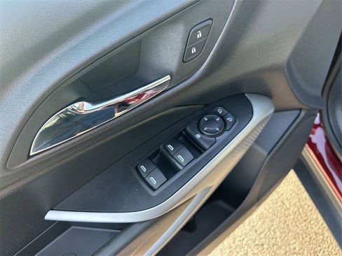 Used 2025 Chevrolet Trax LS image 19