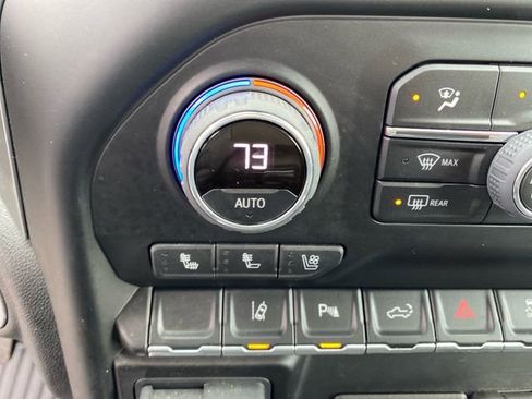 Used 2022 Chevrolet Silverado 2500 LTZ w/ LTZ Convenience Package image 13