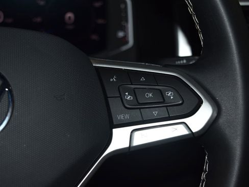 Used 2023 Volkswagen Atlas Cross Sport SE w/ Panoramic Sunroof Package image 10