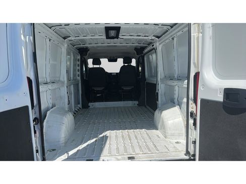 Used 2025 RAM ProMaster 2500 w/ Convenience Group FWD image 24