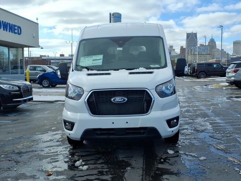 Used 2024 Ford Transit 350 XLT image 2