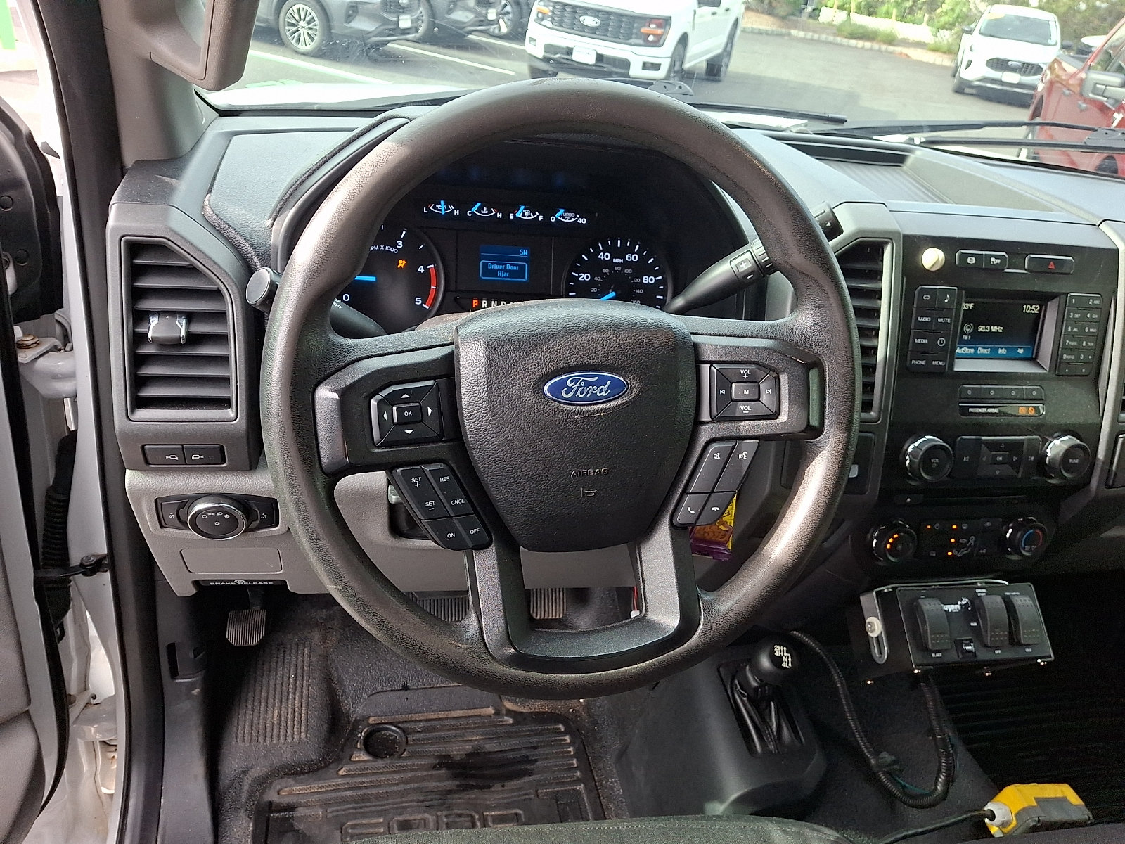 Used 2017 Ford F550 4x4 Regular Cab Super Duty image 11