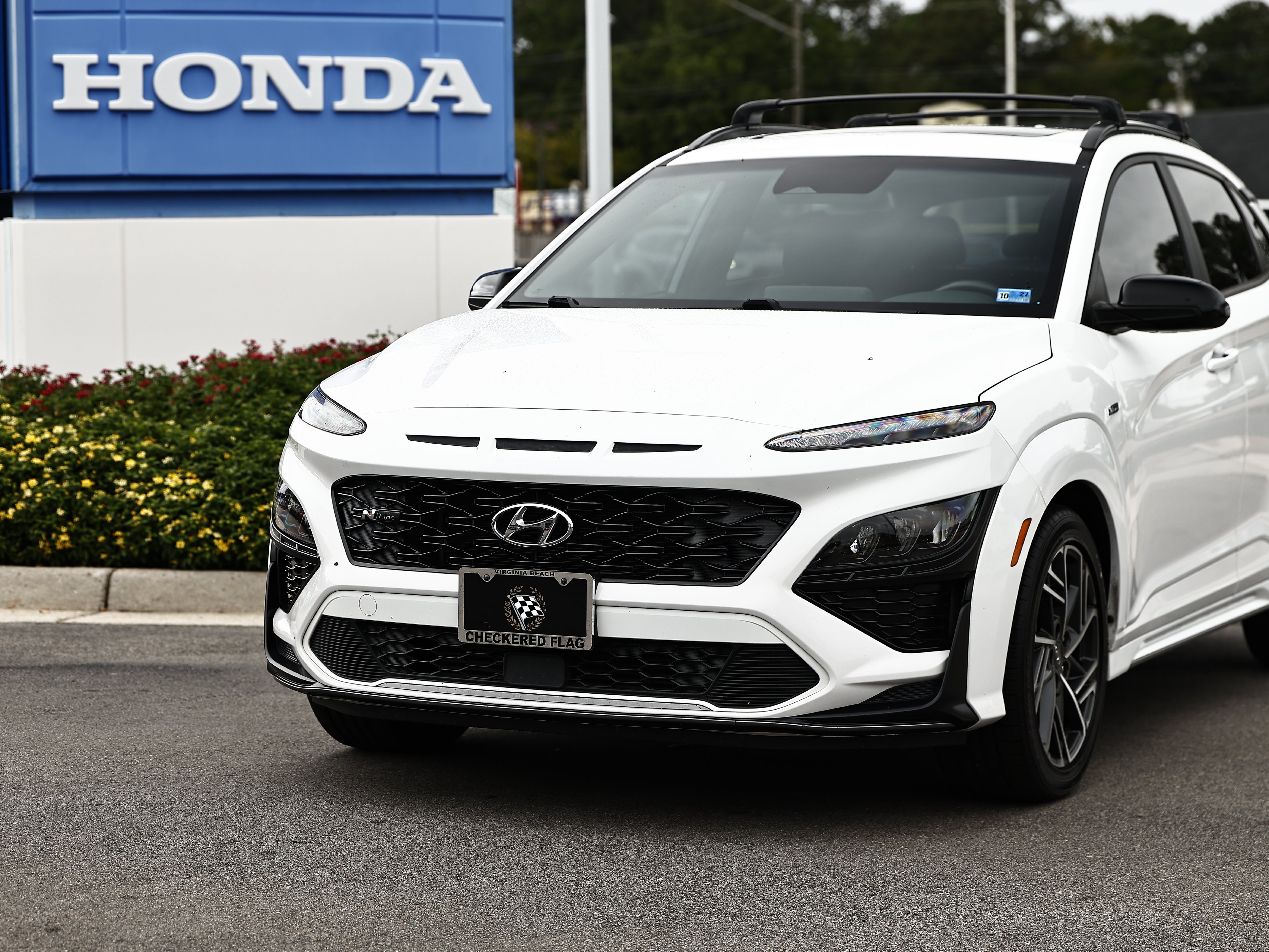 Used 2022 Hyundai Kona N Line w/ Tech Package AWD/4WD image 2