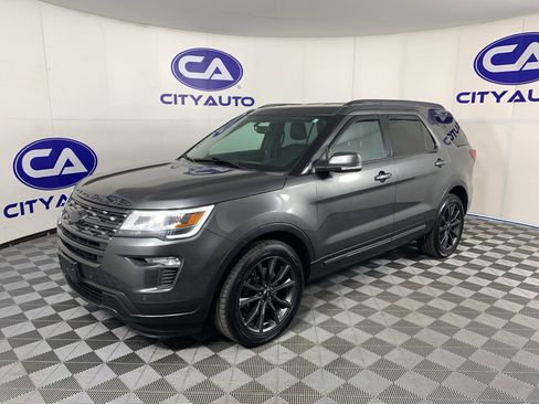 Used 2019 Ford Explorer XLT w/ Equipment Group 202A AWD/4WD image 7