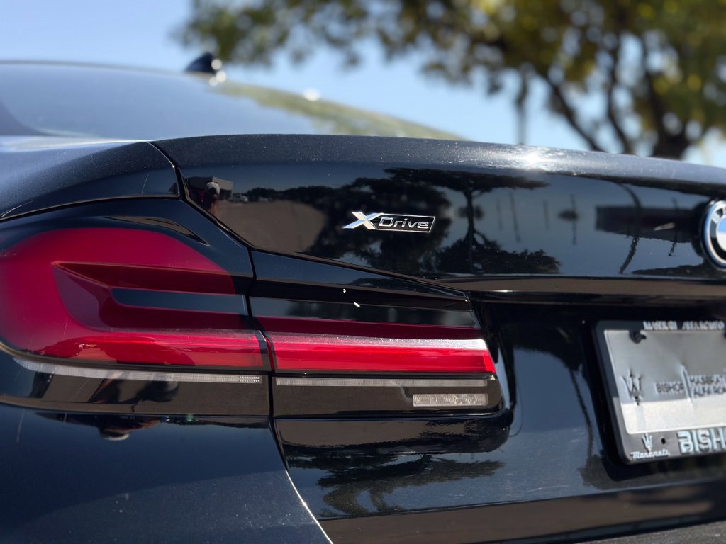 Used 2023 BMW 530e xDrive AWD/4WD image 4