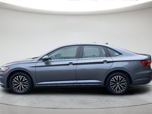 Used 2019 Volkswagen Jetta SE FWD image 2