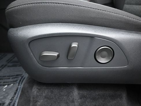 Used 2025 GMC Acadia Elevation FWD image 31