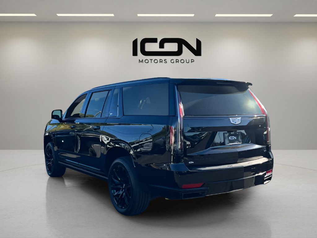 Used 2024 Cadillac Escalade ESV Sport Platinum w/ LPO, ONYX Package AWD/4WD image 3
