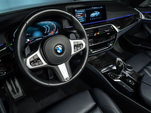 Used 2020 BMW 540i w/ M Sport Package RWD image 4