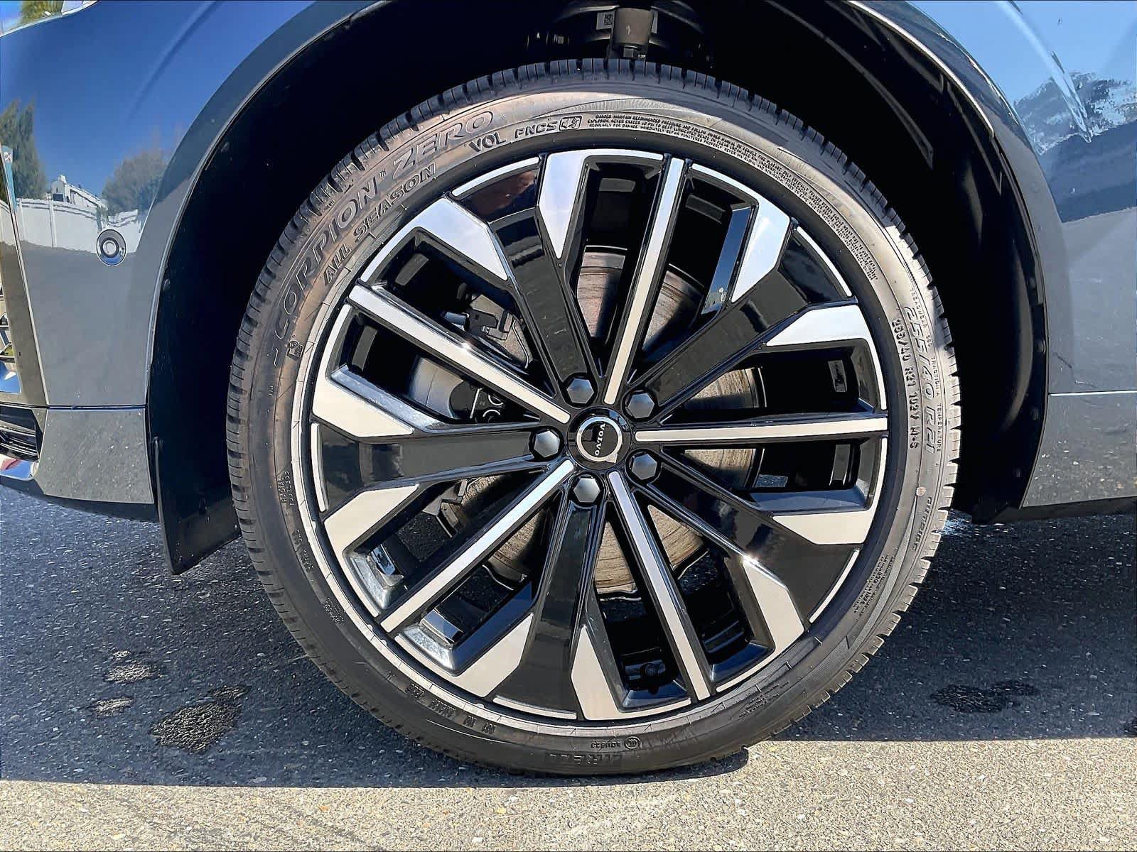 New 2027 Volvo XC60 T8 Ultra AWD/4WD image 14