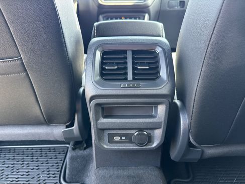 Used 2023 Volkswagen Tiguan SEL R-Line image 7