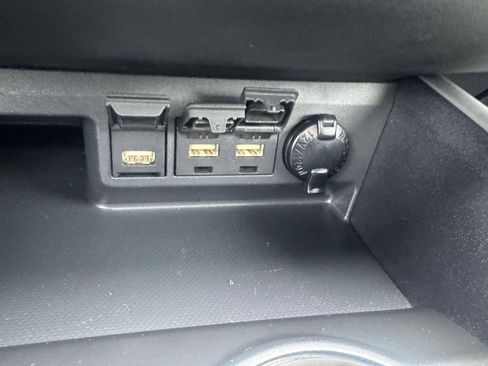 Used 2021 Toyota Highlander XSE image 32