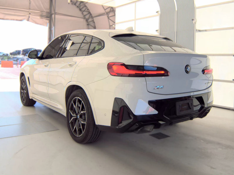 Used 2024 BMW X4 xDrive30i w/ Premium Package AWD/4WD image 5