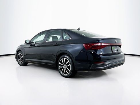 Used 2025 Volkswagen Jetta SE FWD image 5