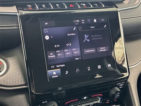 Used 2024 Jeep Grand Cherokee Laredo image 29