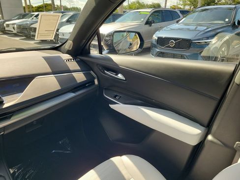 Used 2024 Cadillac XT4 Sport FWD image 15