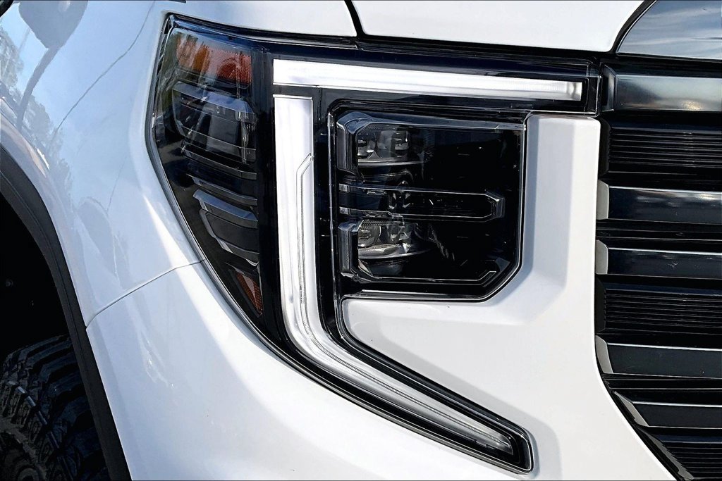 Used 2023 GMC Sierra 1500 AT4 AWD/4WD image 40