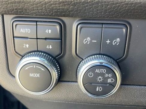 Used 2023 GMC Yukon XL Denali image 6