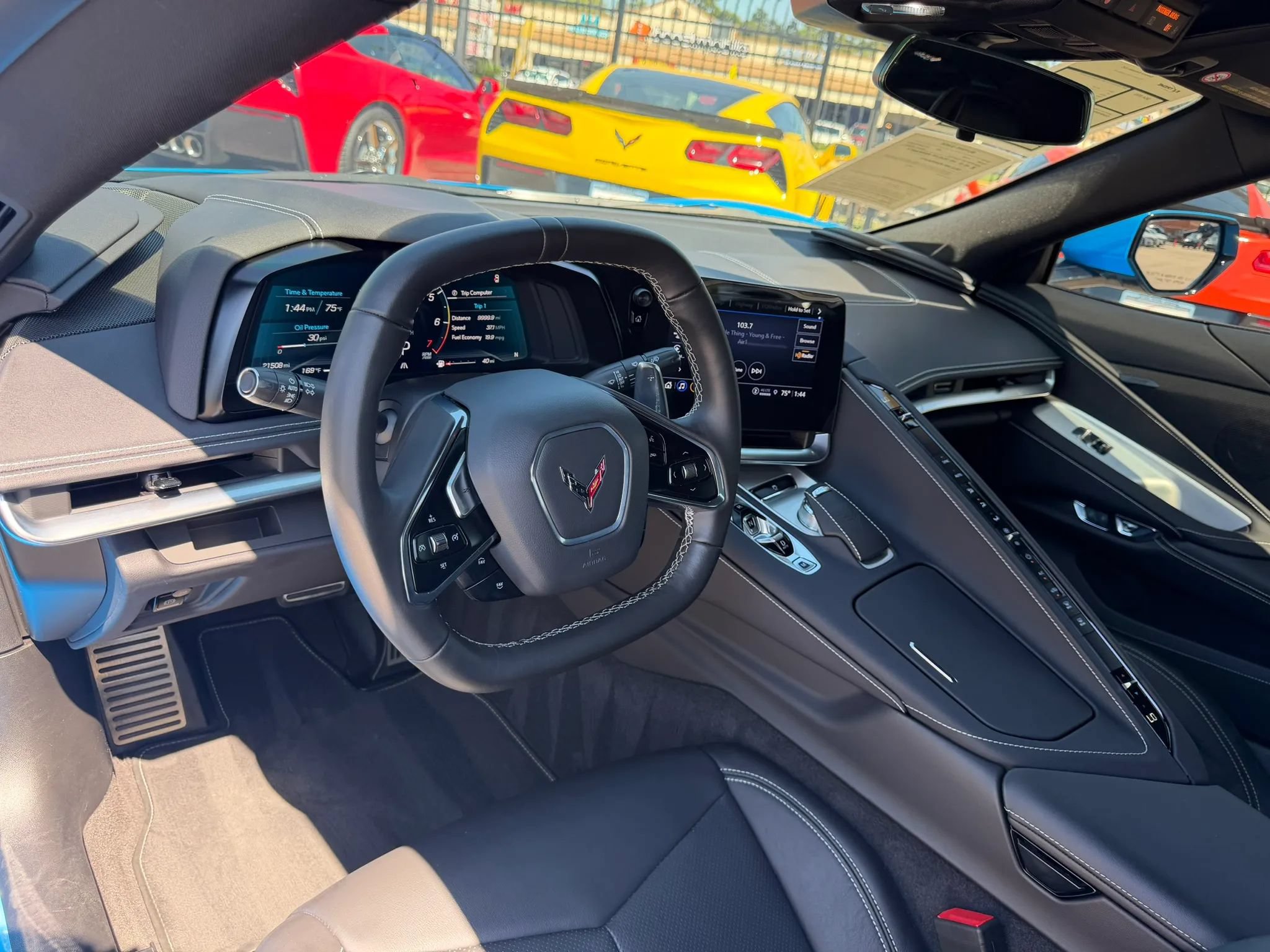 Used 2022 Chevrolet Corvette Stingray Coupe w/ 1LT RWD image 20