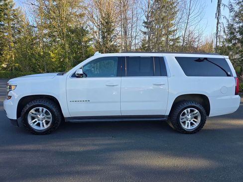 Used 2018 Chevrolet Suburban LT image 30