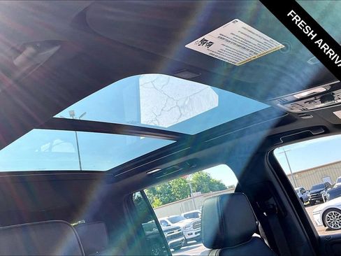 Used 2023 GMC Yukon XL Denali AWD/4WD image 28