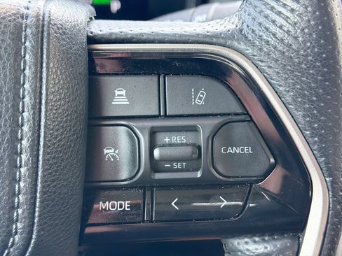 Used 2024 Toyota Tundra Limited AWD/4WD image 27