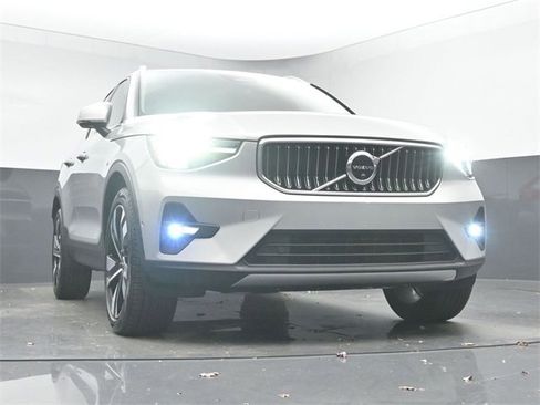 Used 2023 Volvo XC40 B5 Plus w/ Driver Assist Package image 37