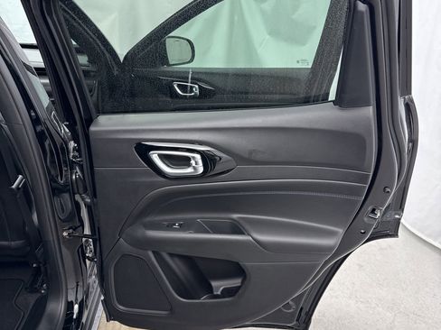 New 2026 Jeep Compass Latitude image 32