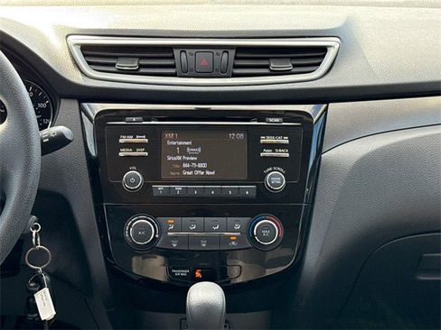 Used 2016 Nissan Rogue S image 15