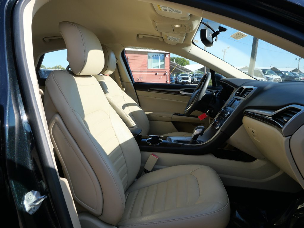 Used 2014 Ford Fusion SE w/ Equipment Group 202A FWD image 11