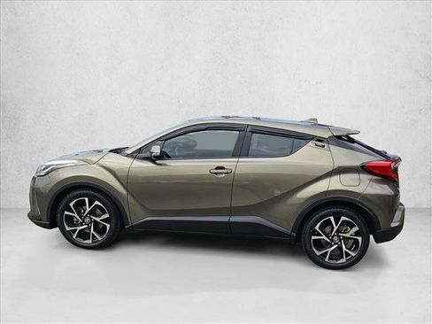 Used 2021 Toyota C-HR XLE FWD image 9