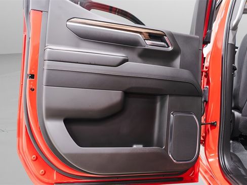 Used 2025 Chevrolet Silverado 1500 LT image 28